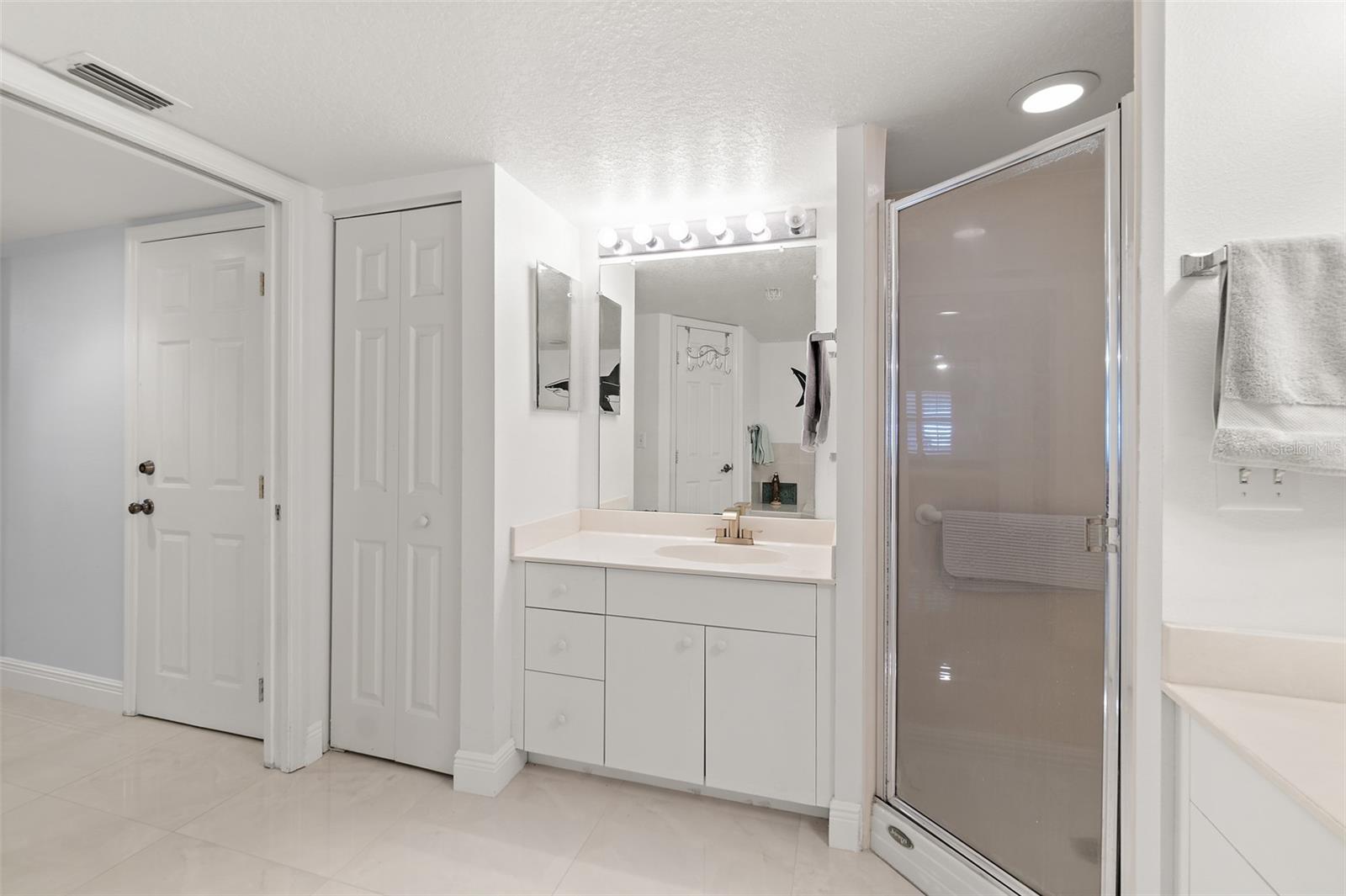 SHOREWOOD CONDO PH 05 - Residential