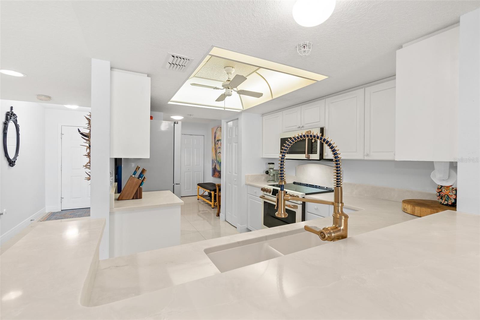 SHOREWOOD CONDO PH 05 - Residential