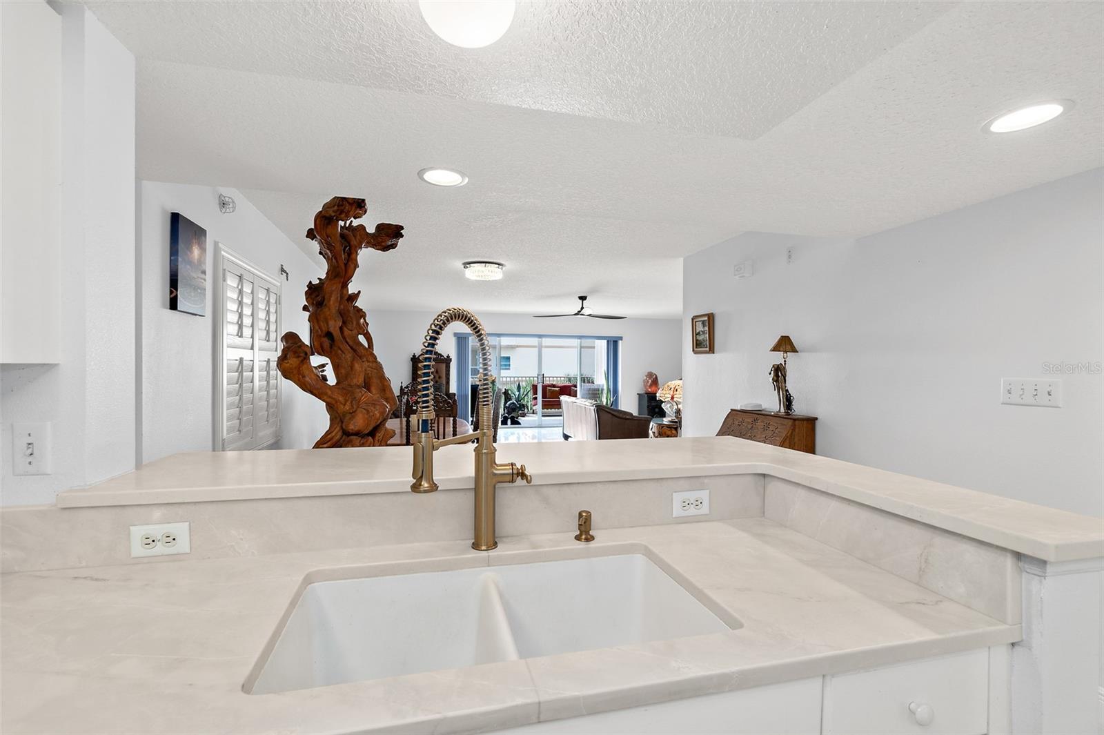 SHOREWOOD CONDO PH 05 - Residential