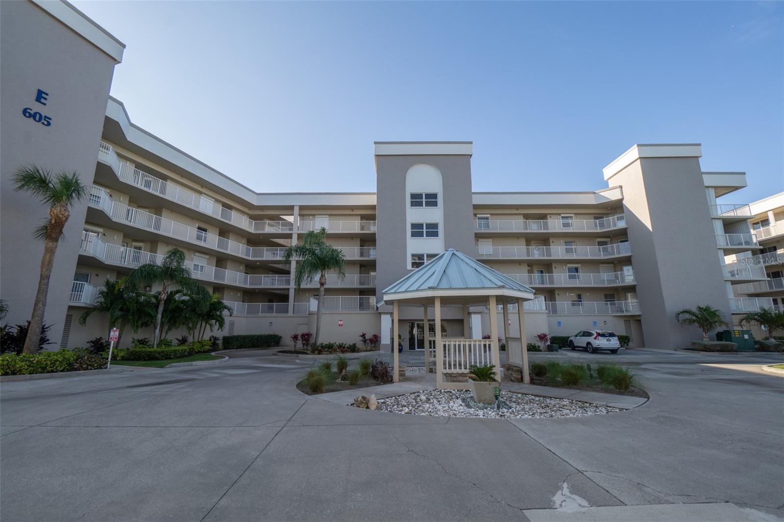 SHOREWOOD CONDO PH 05 - Residential