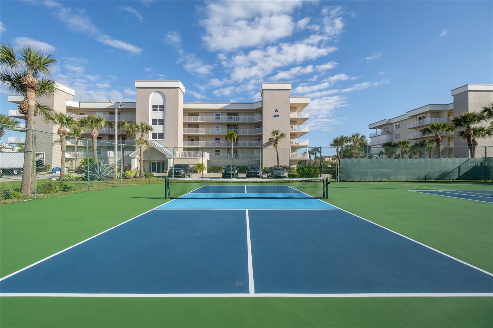 SHOREWOOD CONDO PH 05 - Residential