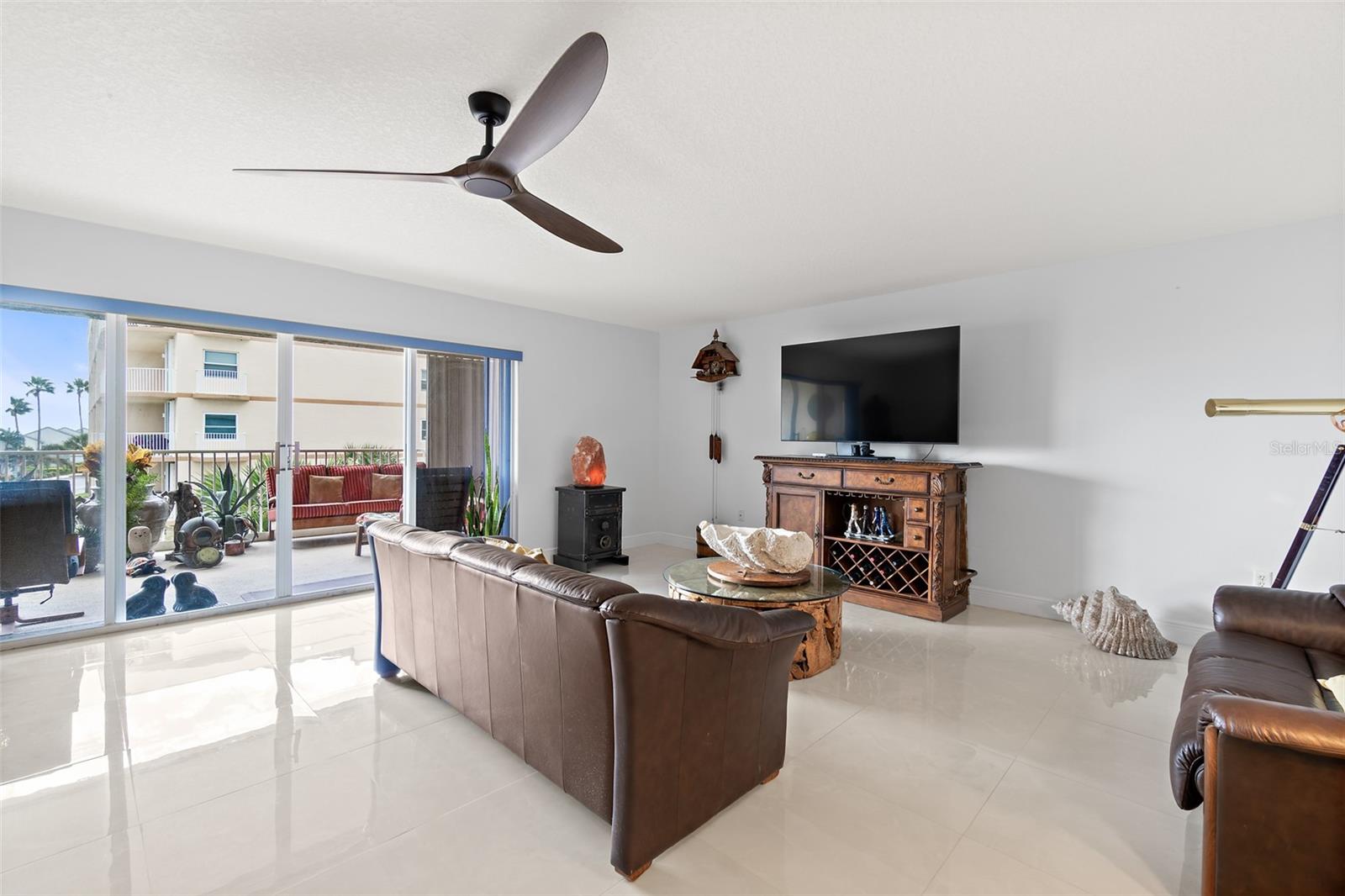 SHOREWOOD CONDO PH 05 - Residential