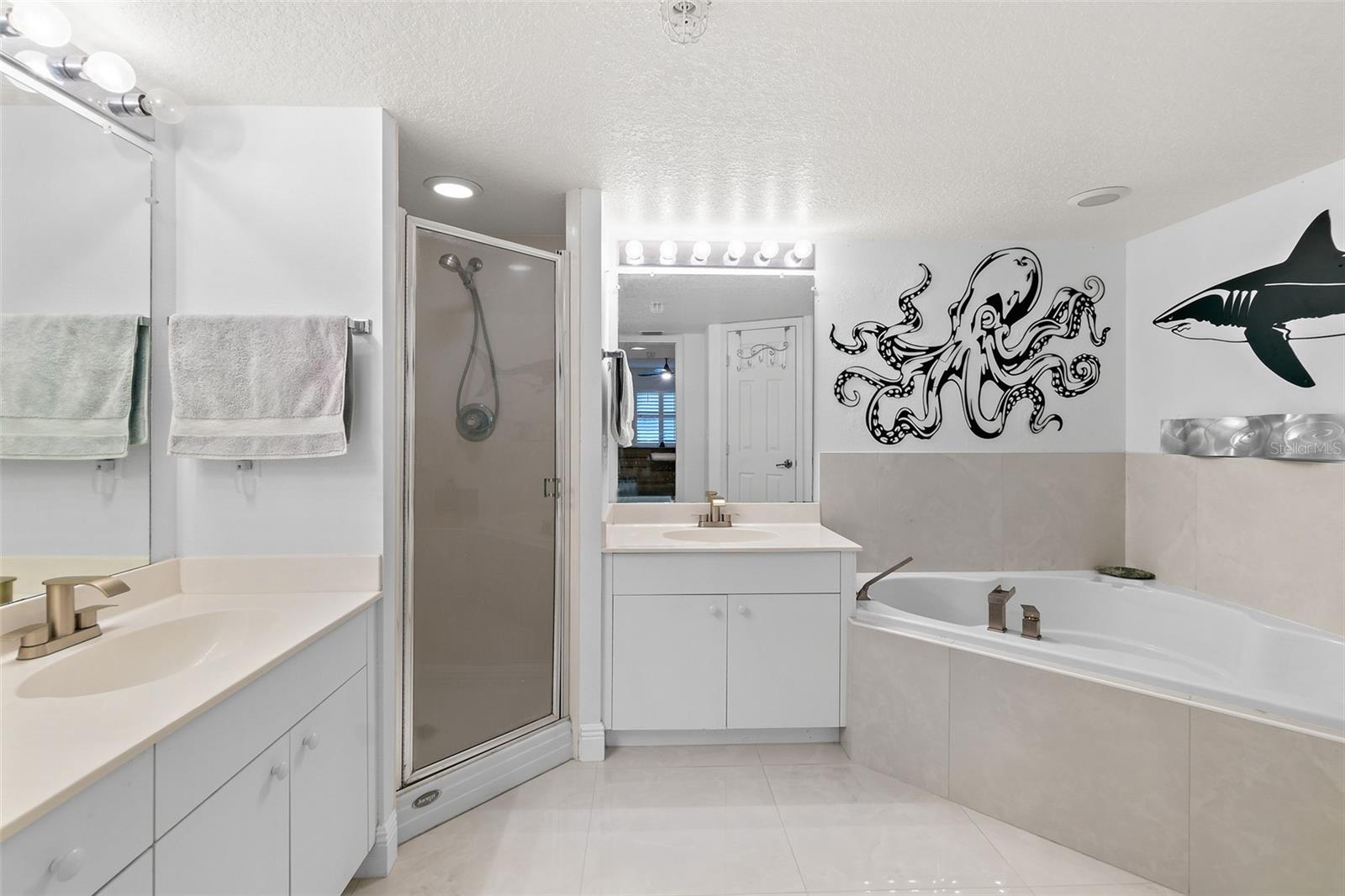 SHOREWOOD CONDO PH 05 - Residential