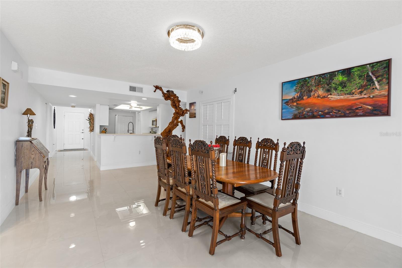 SHOREWOOD CONDO PH 05 - Residential