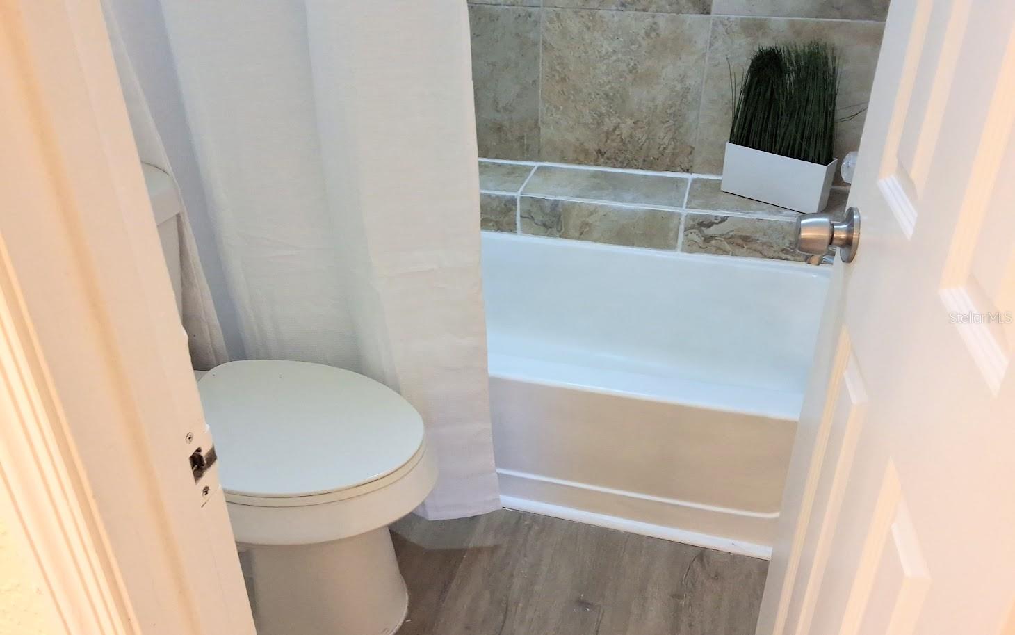 PARKVIEW VILLAGE - Residential Lease