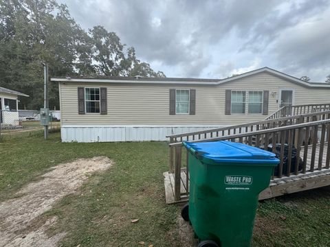 Photo of 17164 SW 128th Place, Archer, FL 32618 (MLS # A4673859)