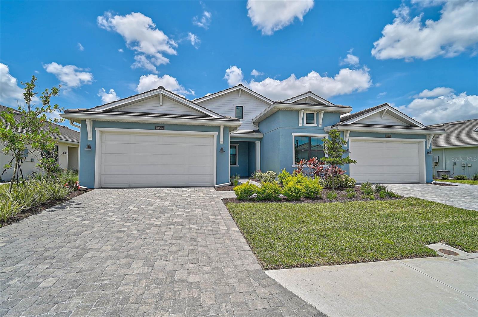 Luxury 3-Bedroom, 2-Bath Villa in Solstice at Wellen Park in Venice, FL. Discover unparalleled elegance in this stunning 3-bedroom, 2-bath villa in Solstice community of Wellen Park. This designer masterpiece is the epitome of luxury, boasting high-end finishes and exquisite fully furnished interiors—ready for you to simply pack your bags and move in! Key Features: Sophisticated Design, Impeccable craftsmanship with top-tier finishes, from sleek flooring to custom details that elevate every inch of this home.
Gourmet Kitchen, equipped with high-end appliances, perfect for culinary enthusiasts and entertaining guests, Expanded Enclosed Lanai, recently updated to maximize views. Fully Furnished and Move-in ready with exquisite, designer-selected furnishings included, blending style and comfort effortlessly. Solstice Community Amenities: Resort-style community pool and clubhouse- State-of-the-art fitness center- park and dog park- Pickleball and tennis courts for active lifestyles. This villa redefines luxury living, offering a seamless blend of elegance, comfort, and modern convenience in one of Wellen Park’s most sought-after communities. Don’t miss your chance to own this gorgeous retreat—schedule a viewing today and experience luxury at its finest!