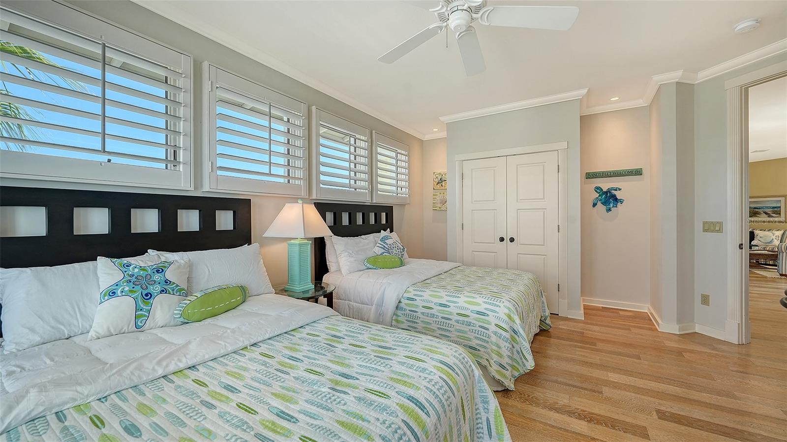 SLEEPY LAGOON - Residential