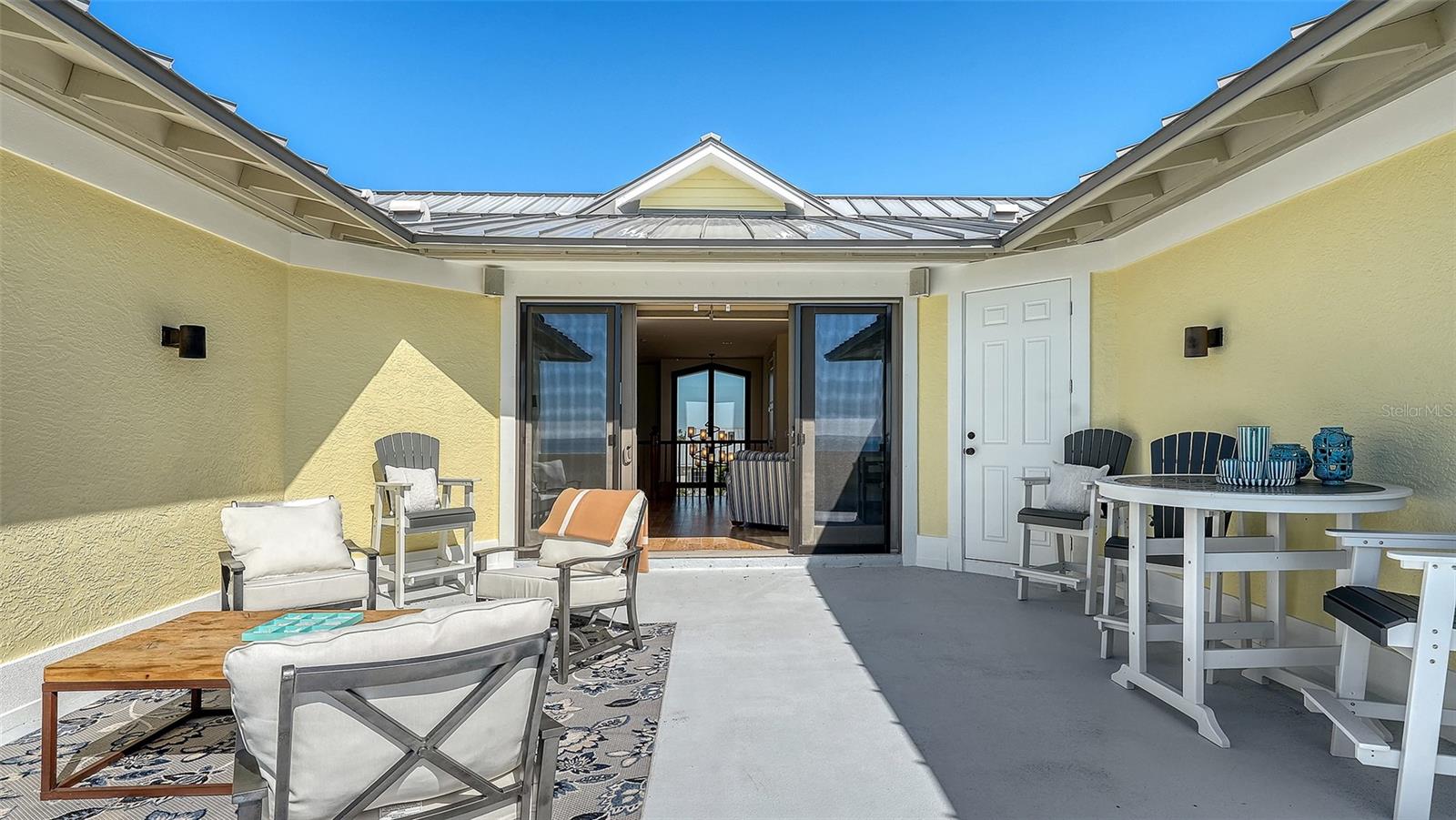 SLEEPY LAGOON - Residential