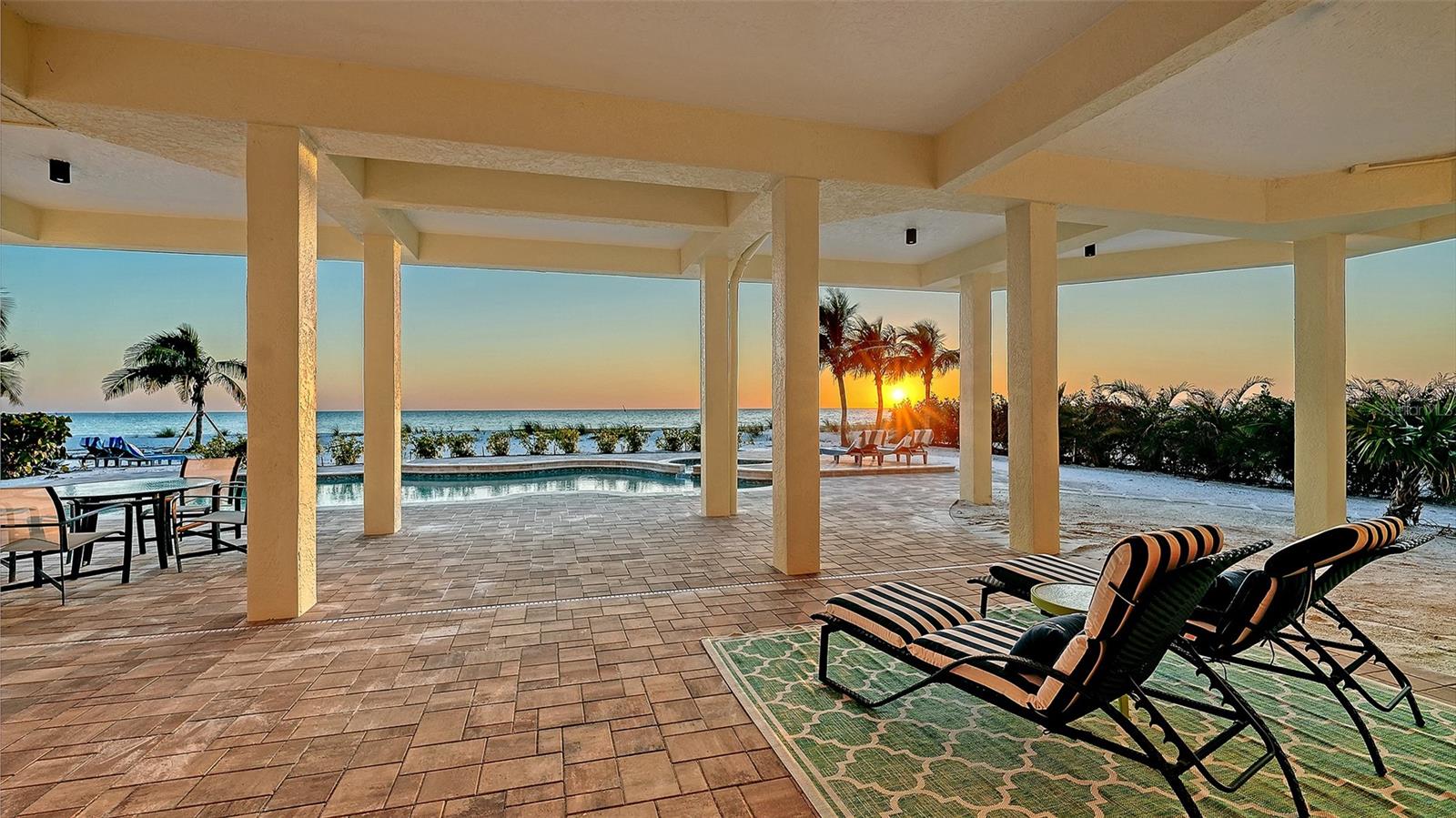 SLEEPY LAGOON - Residential