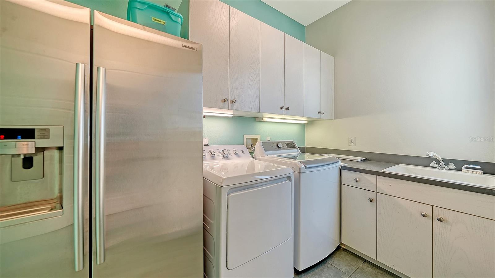 SLEEPY LAGOON - Residential