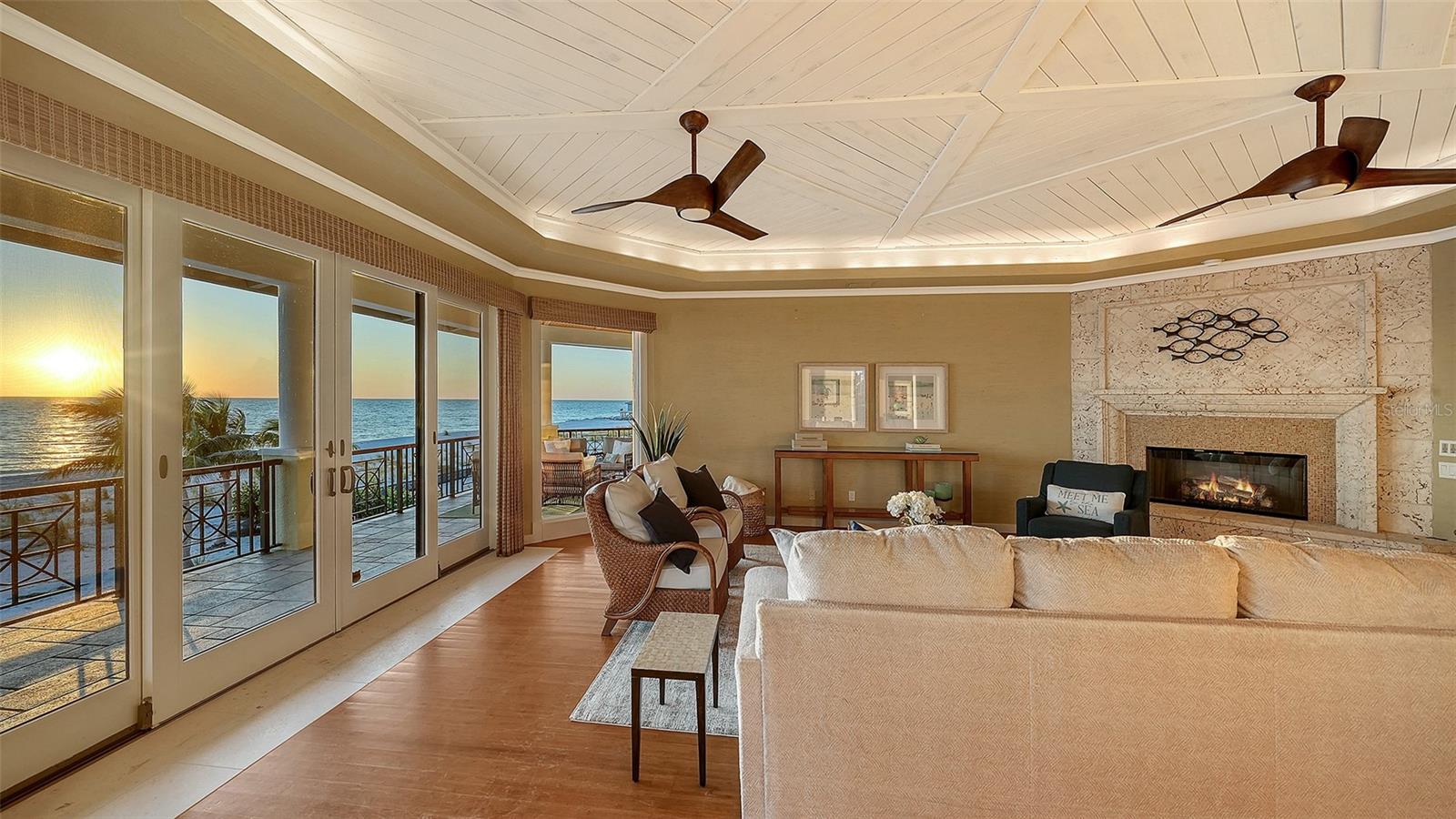 SLEEPY LAGOON - Residential