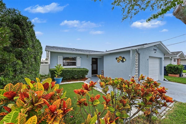 5106 BLUE HERON DR, NEW PORT RICHEY, FL 34652 - Image f8773d5192e1f22fcae79ce1feb3e6c5/310375242