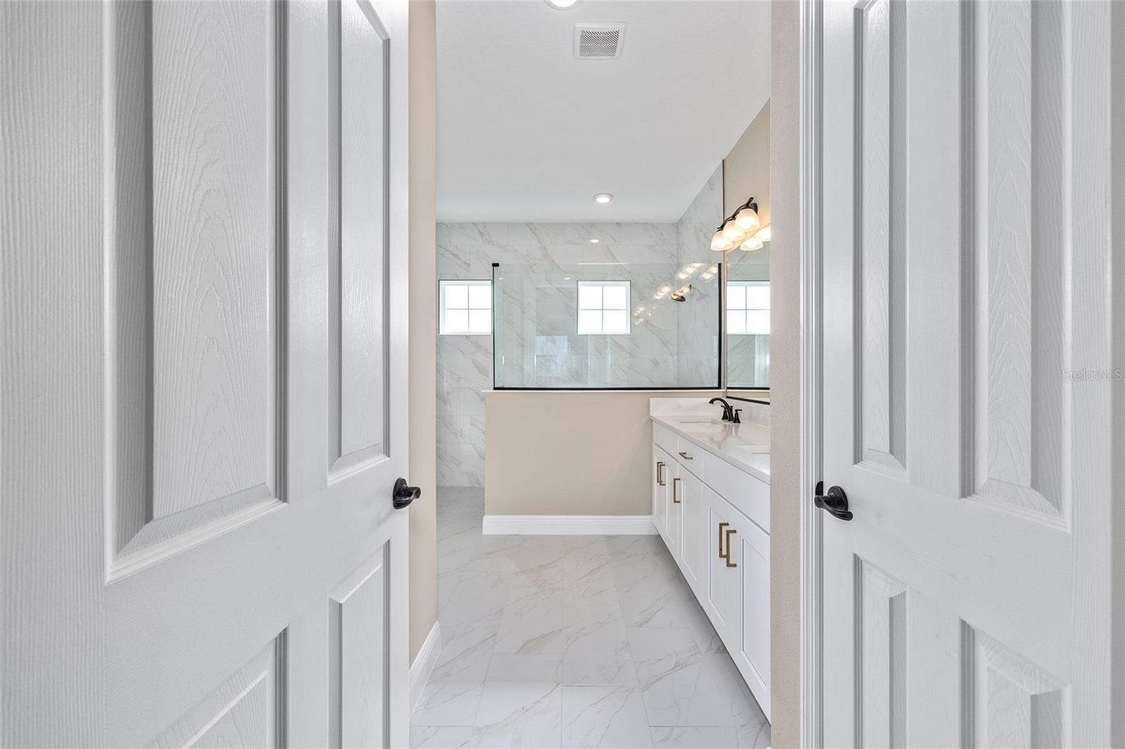 ON TOP OF THE WORLD - Residential