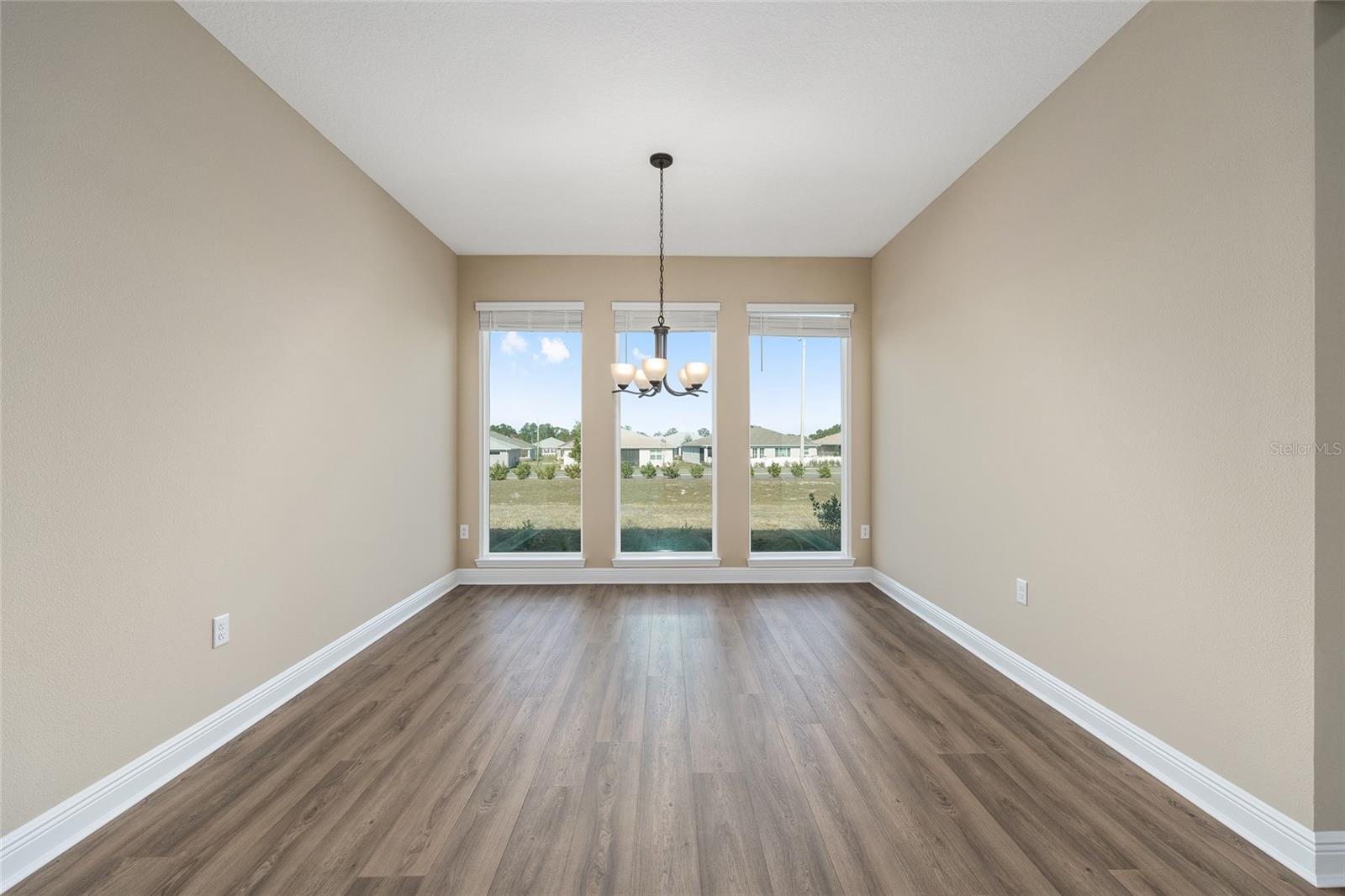 ON TOP OF THE WORLD - Residential