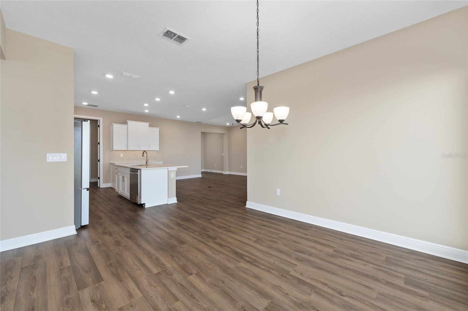 ON TOP OF THE WORLD - Residential