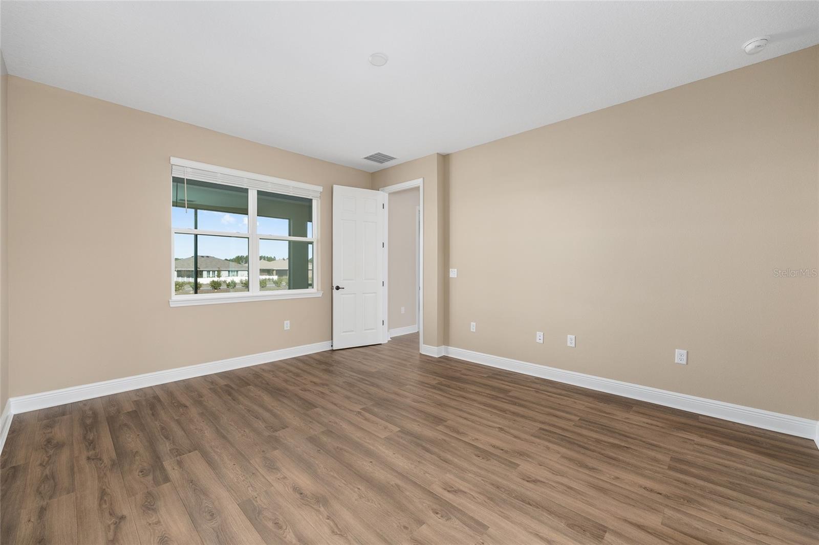 ON TOP OF THE WORLD - Residential