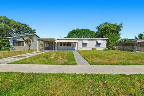 3947 PENSACOLA DRIVE LAKE WORTH FL 33462