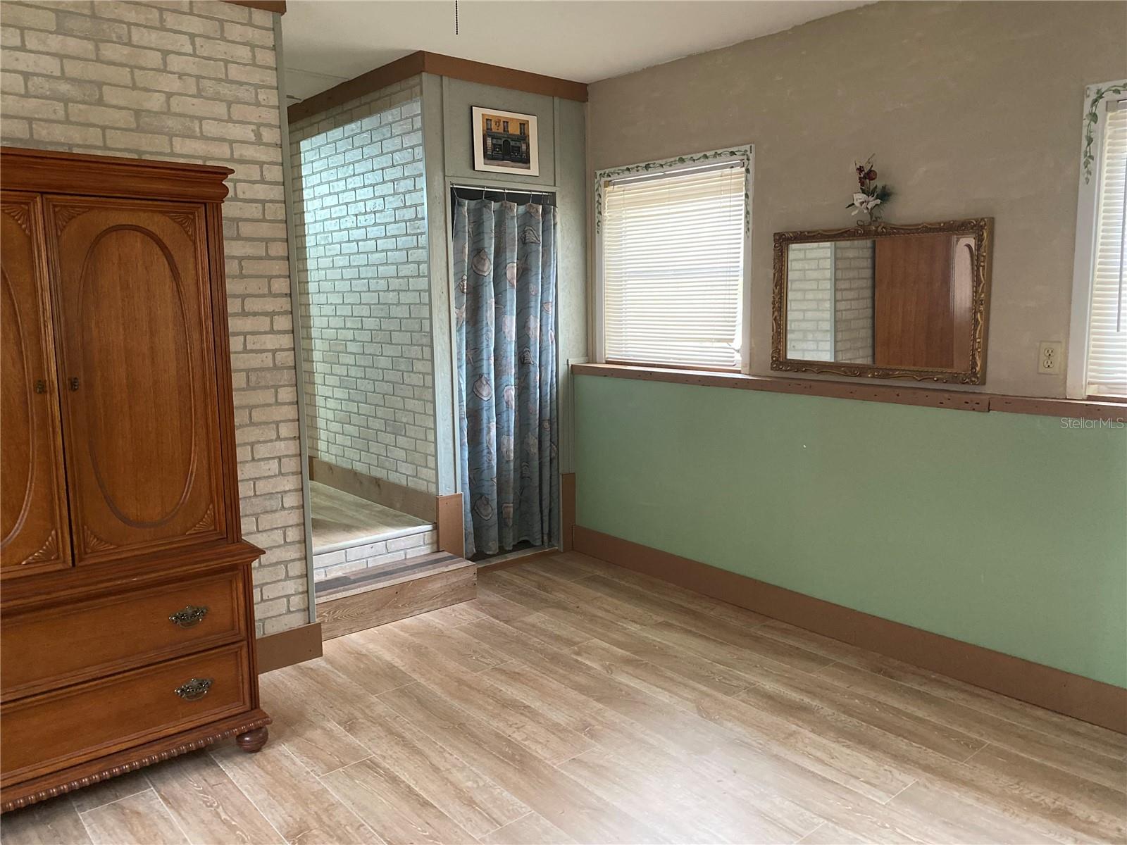 BREEZY PT - Residential