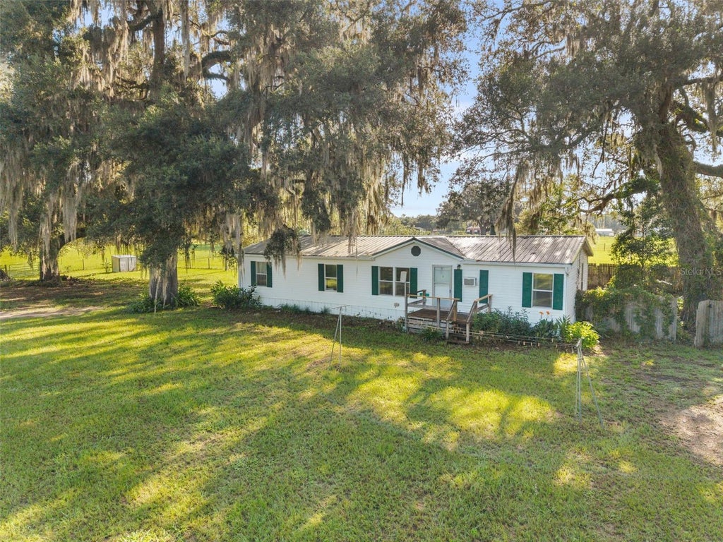 Photo of 360 SE 30th Avenue, Trenton, FL 32693 (MLS # GC542589)