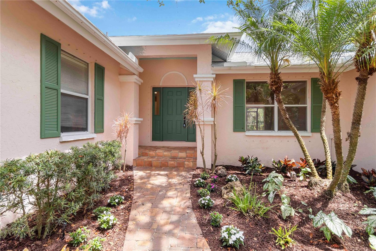 4443 ROBIN HOOD TRAIL W
