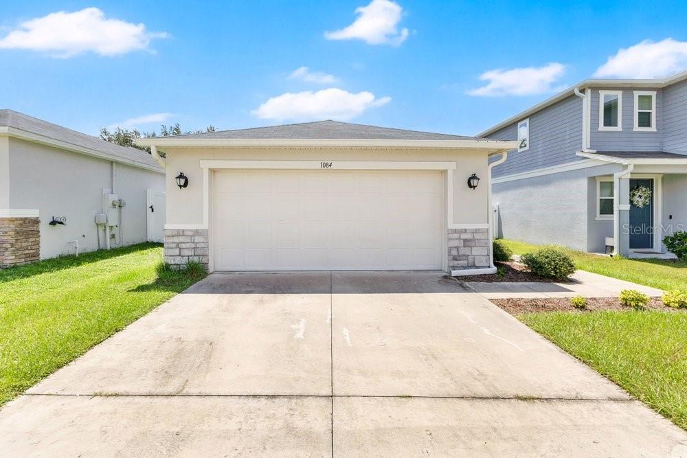 1084 PAPAYA CIRCLE