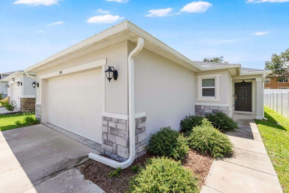 Photo of 1084 Papaya Circle, Davenport, FL 33897 (MLS # S5155763)
