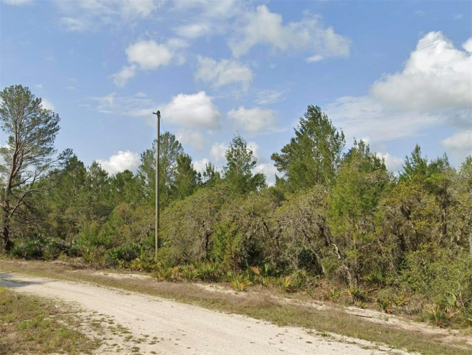 AVON PARK LAKES - Land