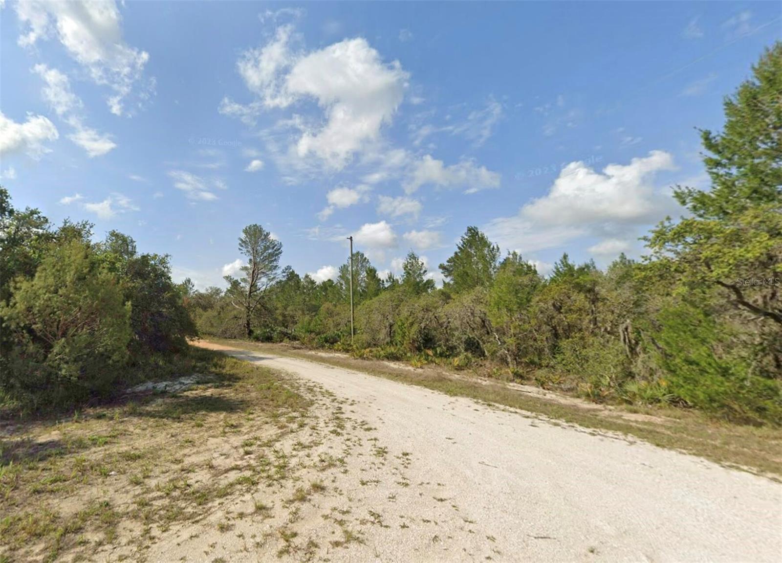 AVON PARK LAKES - Land