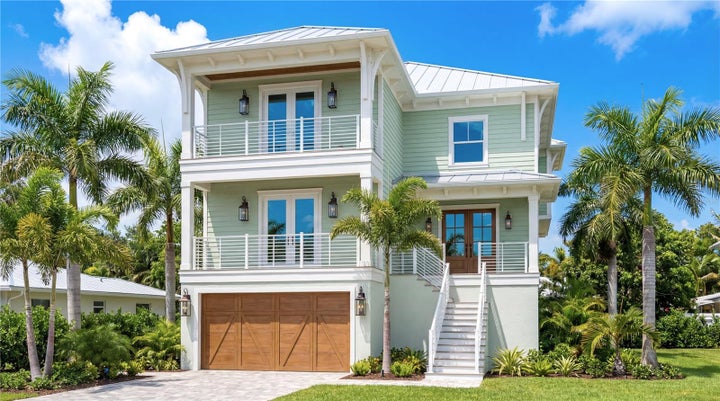 Photo 1 of 4 — 1821 BAYOU GRANDE BOULEVARD NE, ST PETERSBURG, FL 33703