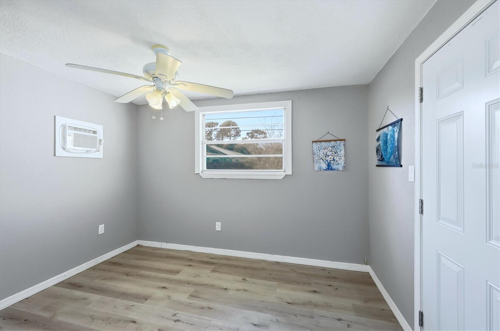 SOUTH VENICE - Residential