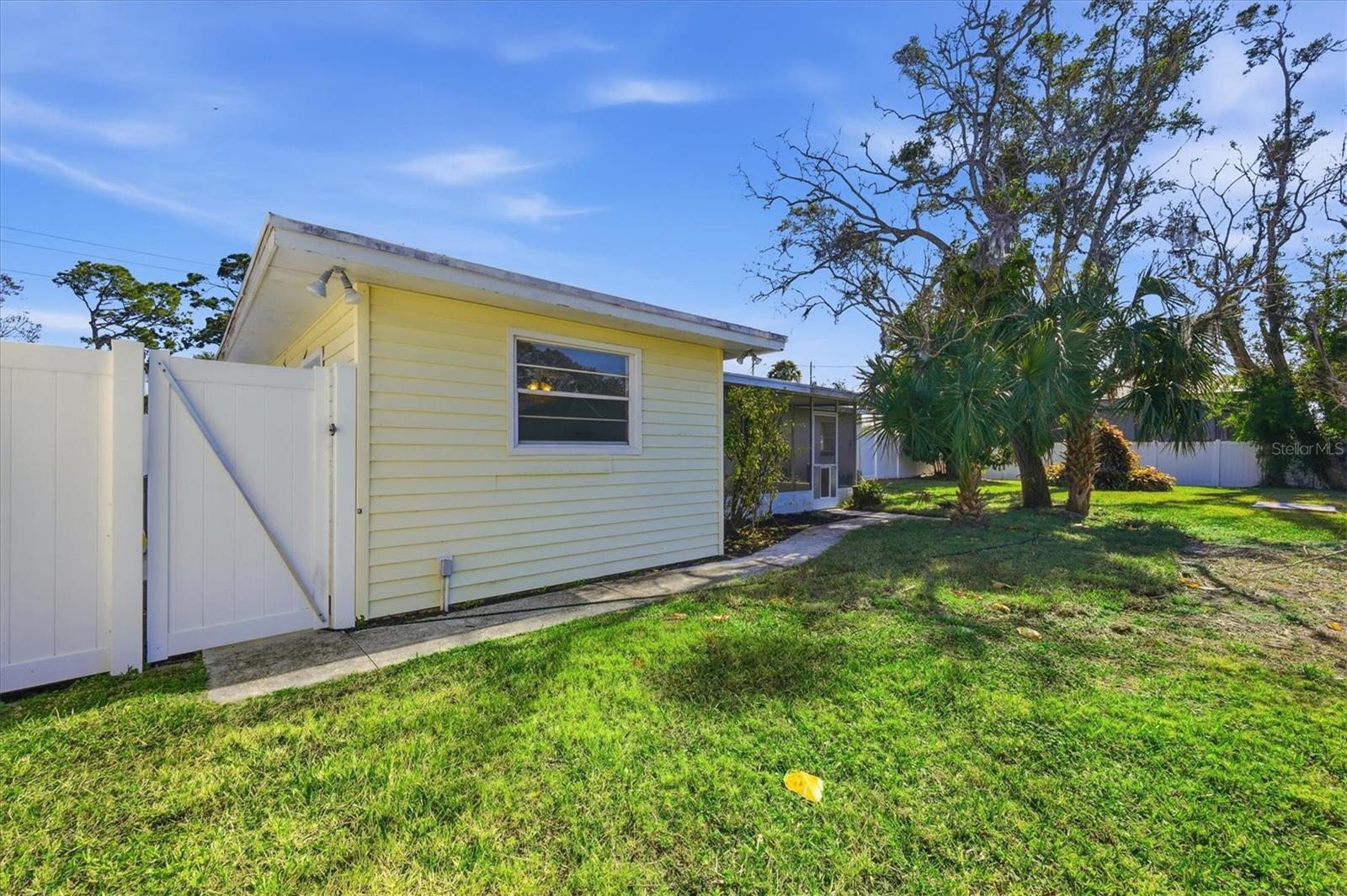 SOUTH VENICE - Residential