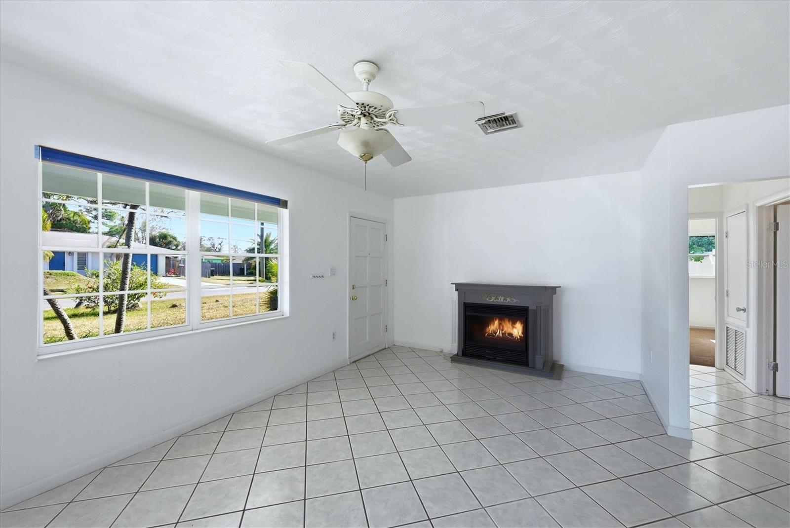 SOUTH VENICE - Residential