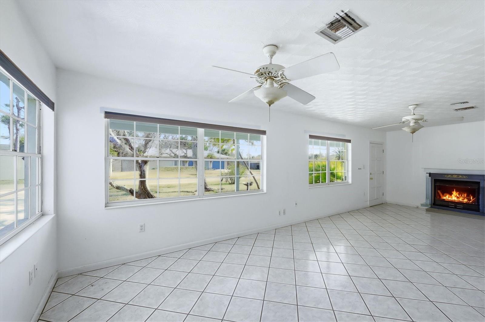 SOUTH VENICE - Residential