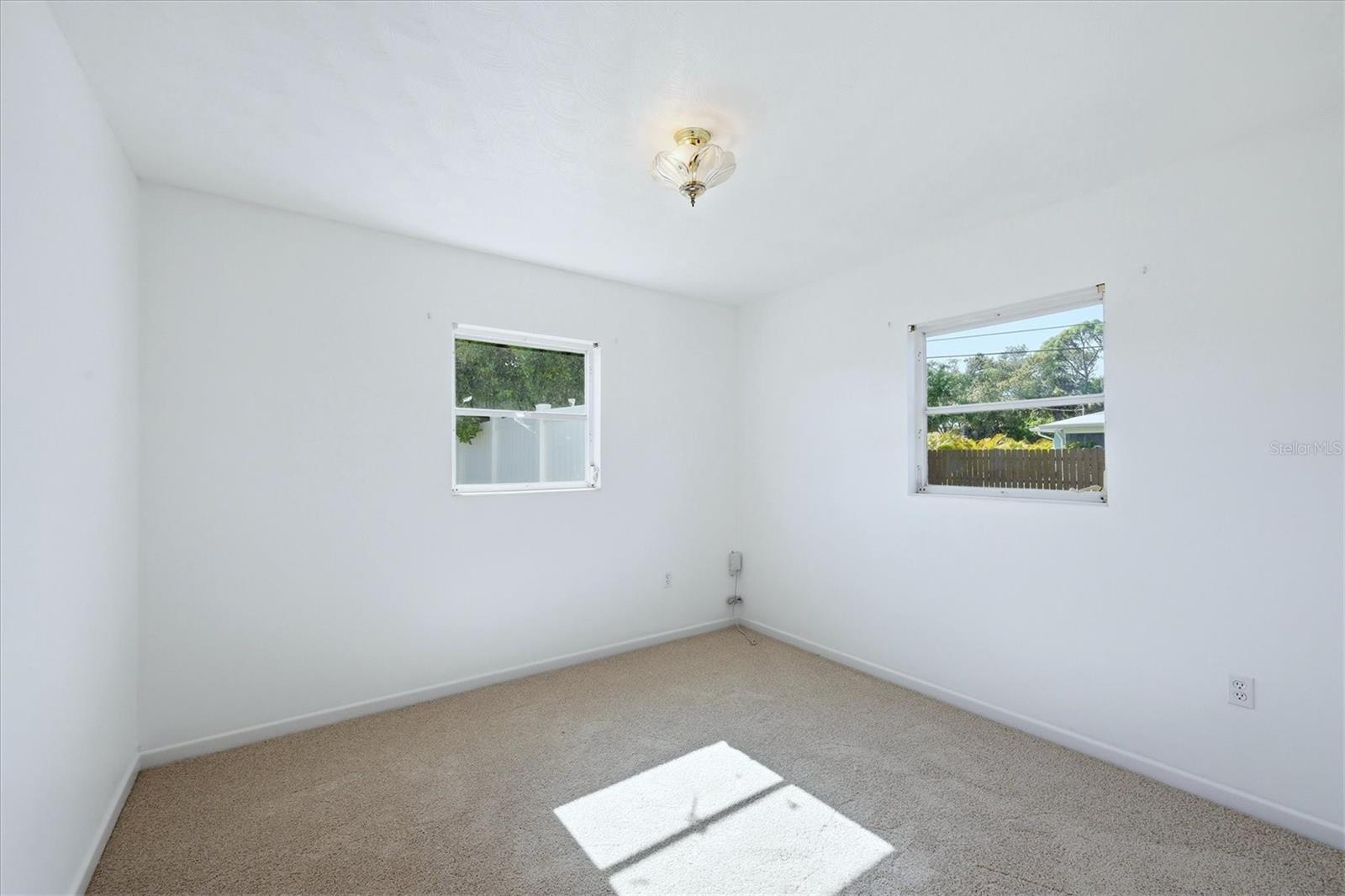 SOUTH VENICE - Residential