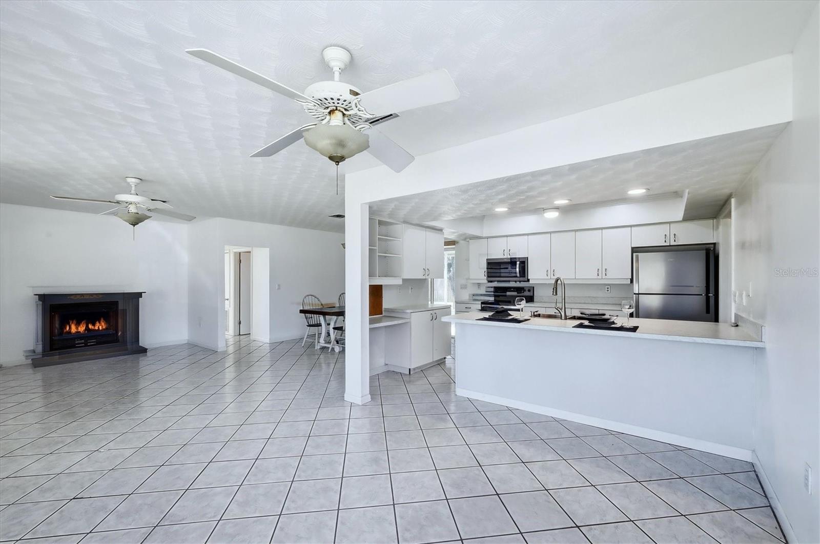 SOUTH VENICE - Residential