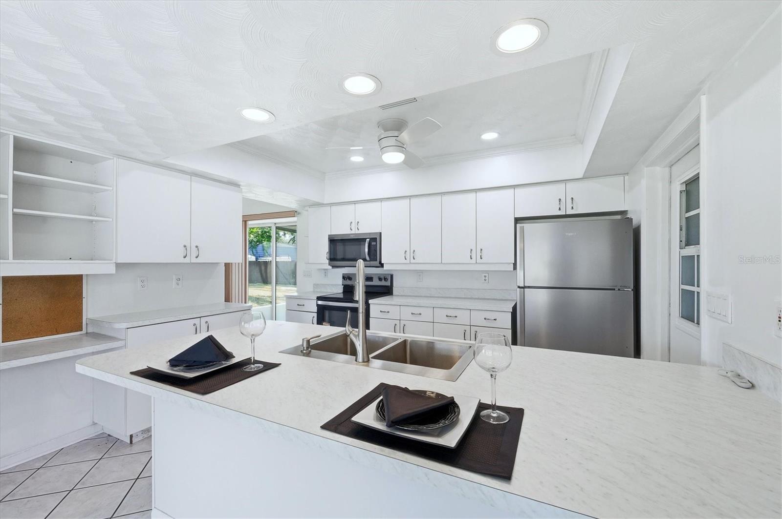 SOUTH VENICE - Residential