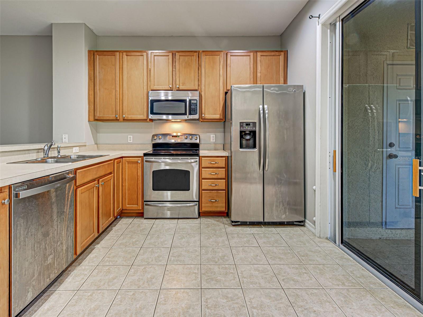 TOWNS AT LAKESIDE - Residential