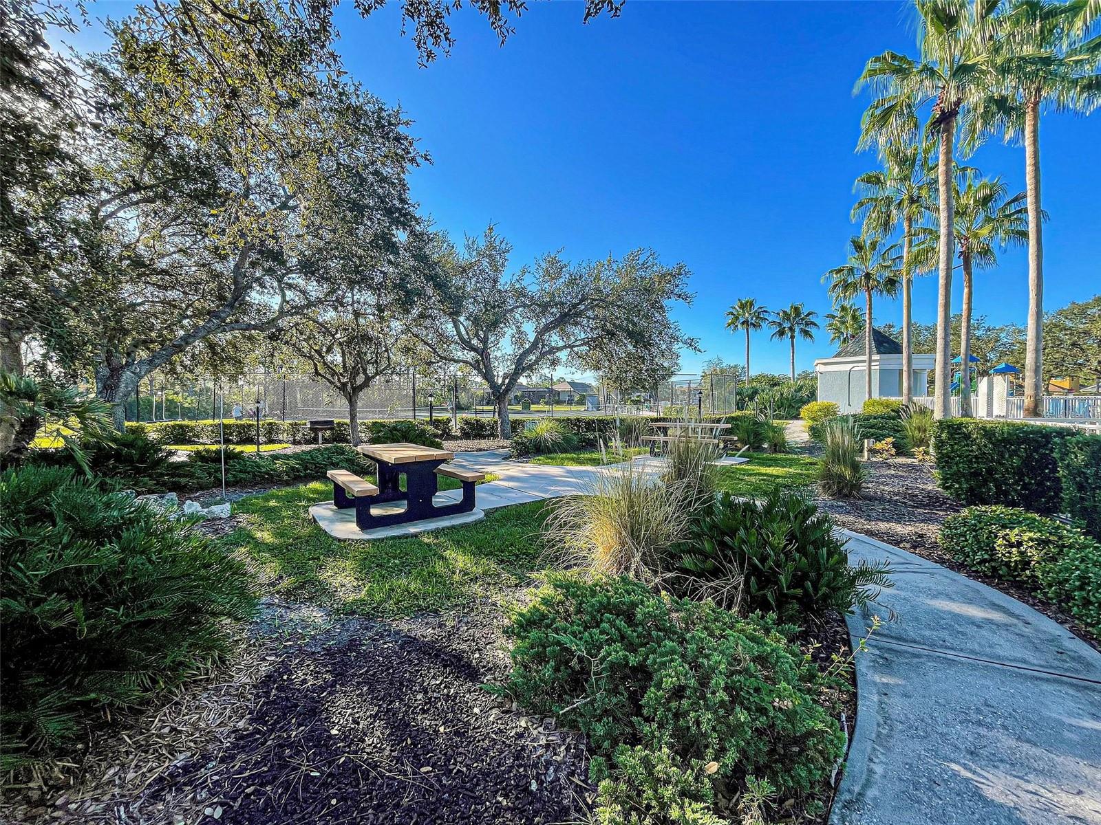 TOWNS AT LAKESIDE - Residential