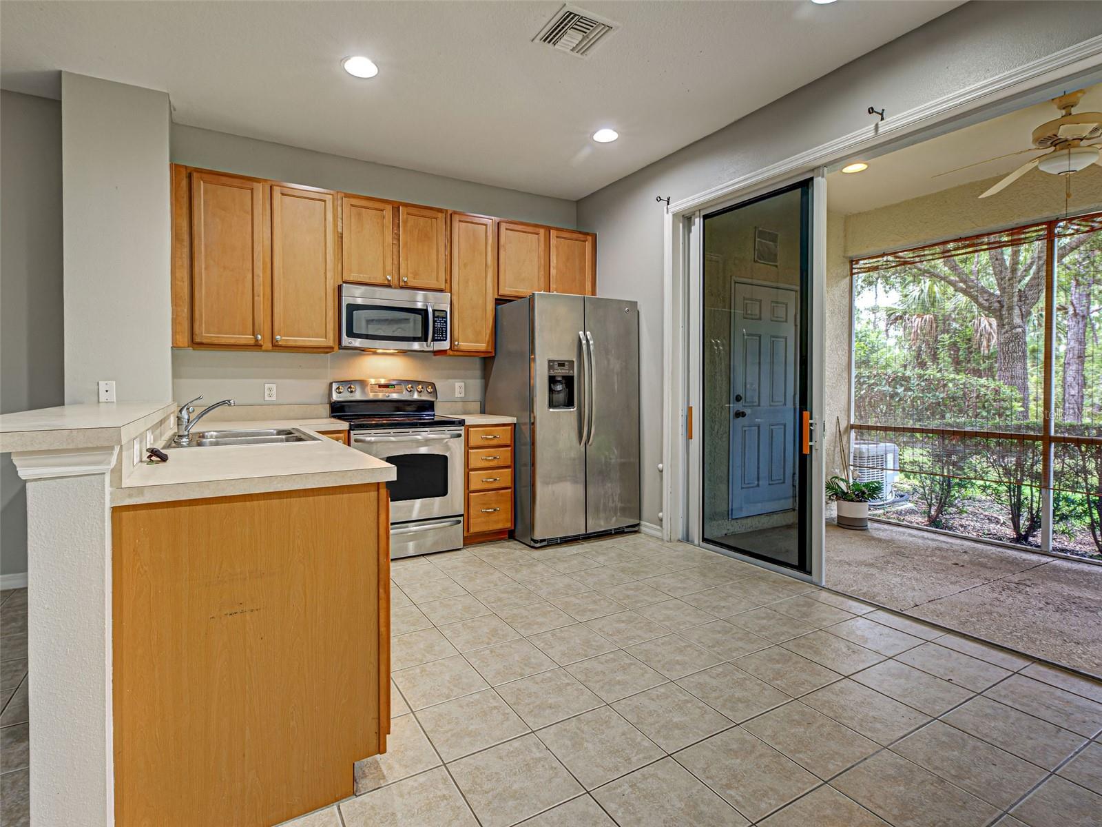 TOWNS AT LAKESIDE - Residential