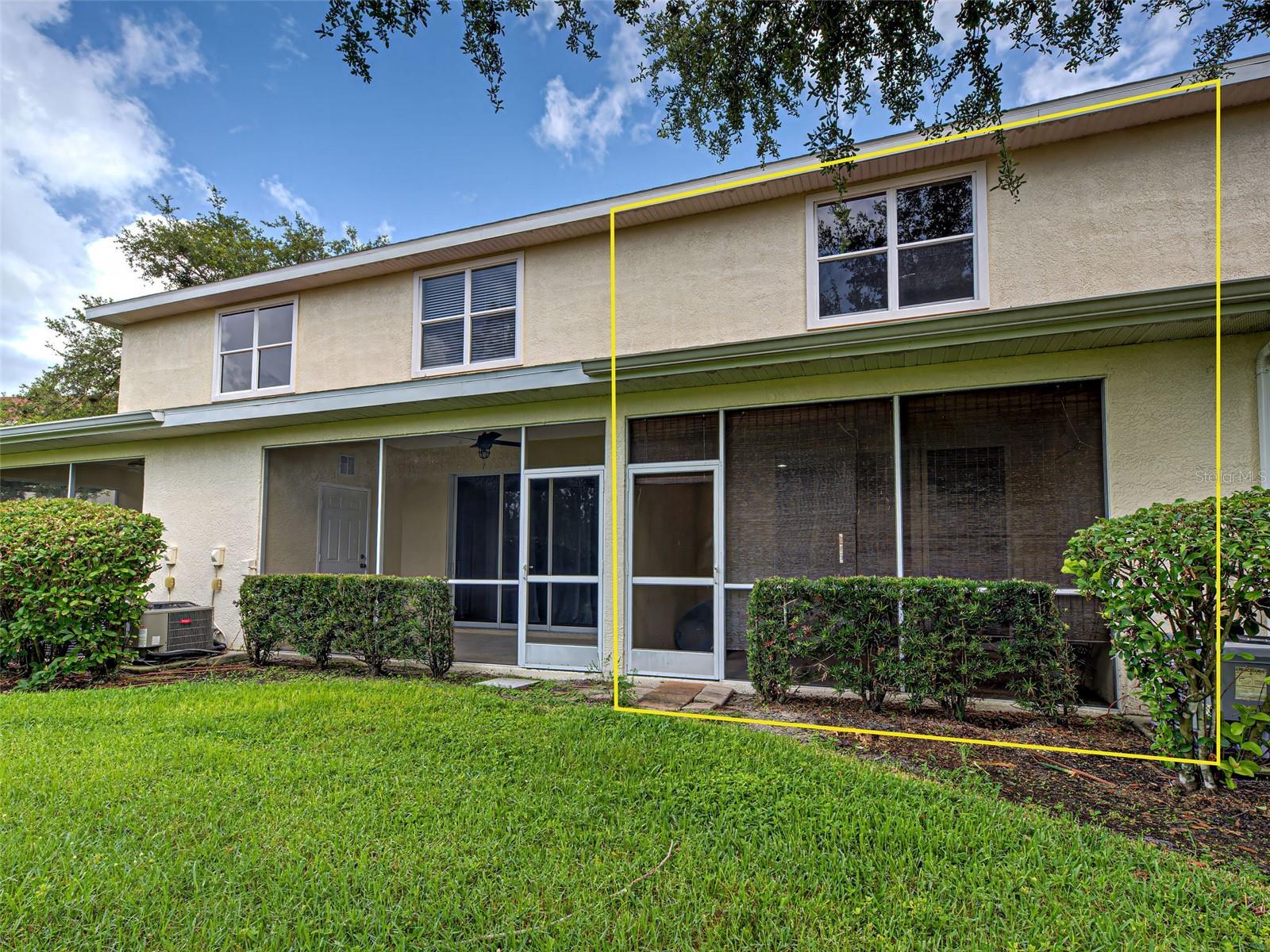 TOWNS AT LAKESIDE - Residential