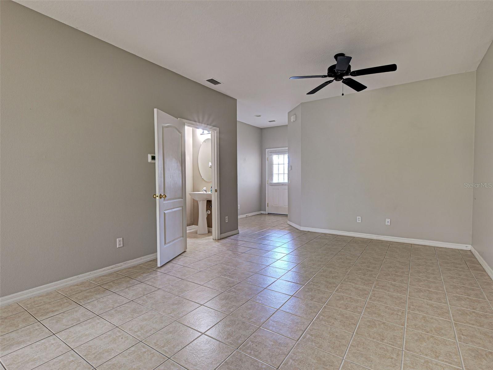 TOWNS AT LAKESIDE - Residential