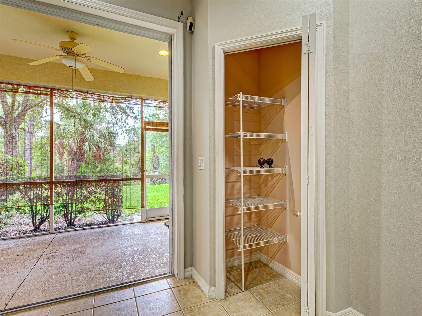 TOWNS AT LAKESIDE - Residential