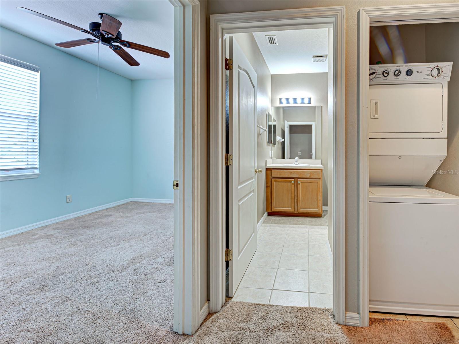 TOWNS AT LAKESIDE - Residential