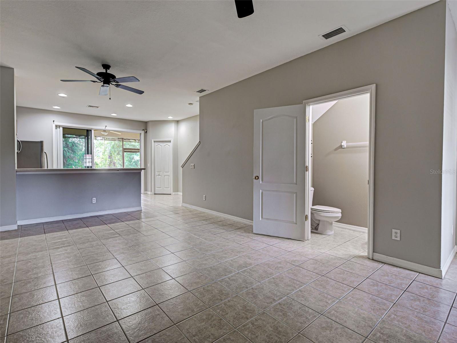 TOWNS AT LAKESIDE - Residential