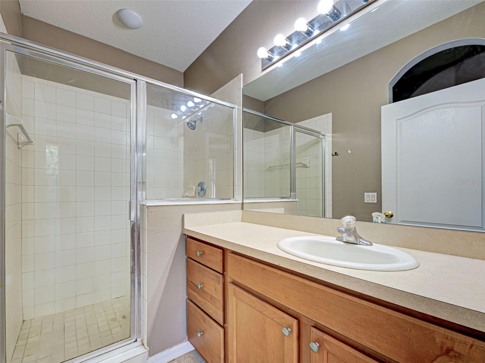 TOWNS AT LAKESIDE - Residential