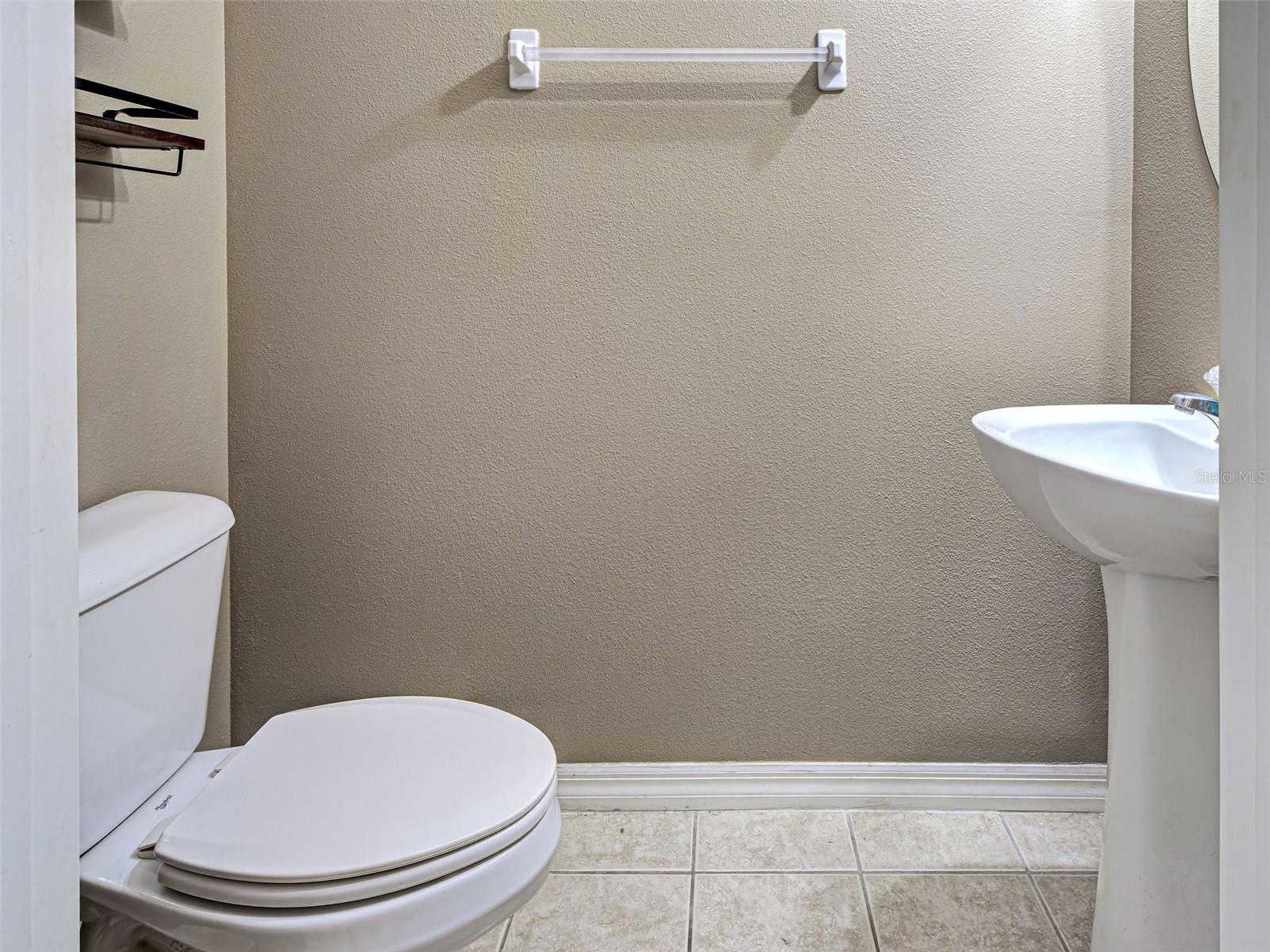 TOWNS AT LAKESIDE - Residential