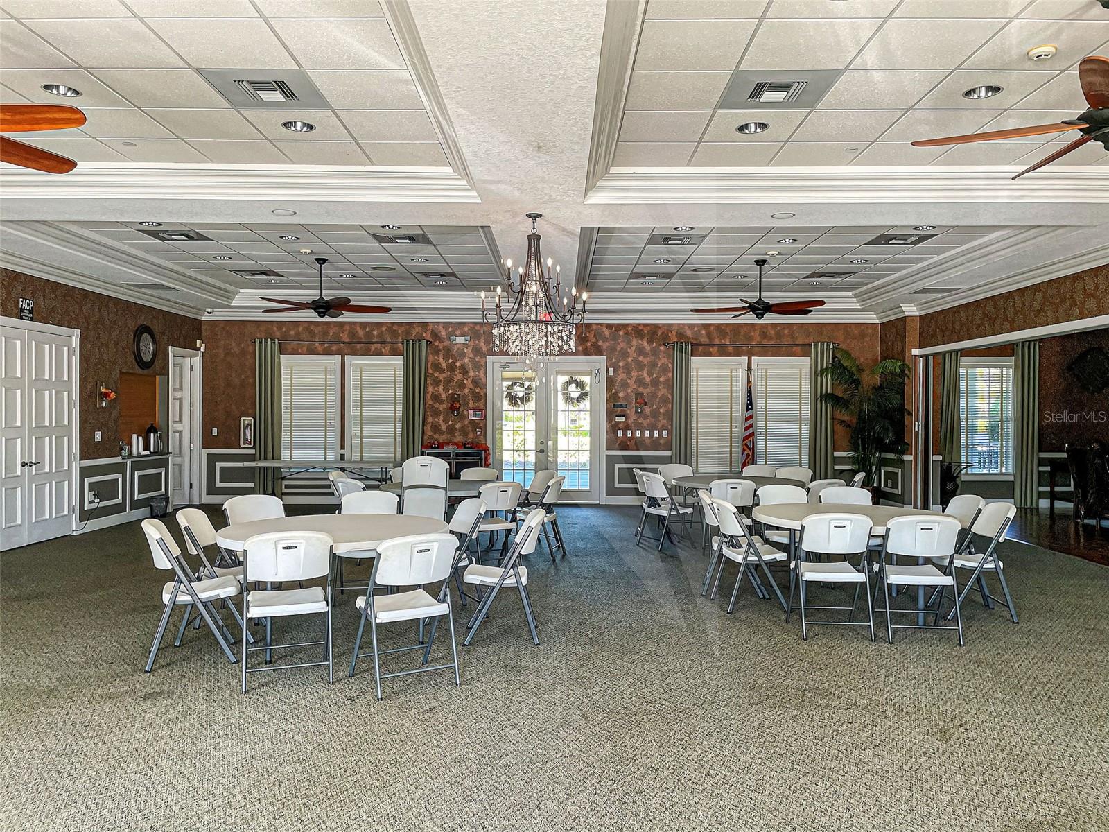 TOWNS AT LAKESIDE - Residential