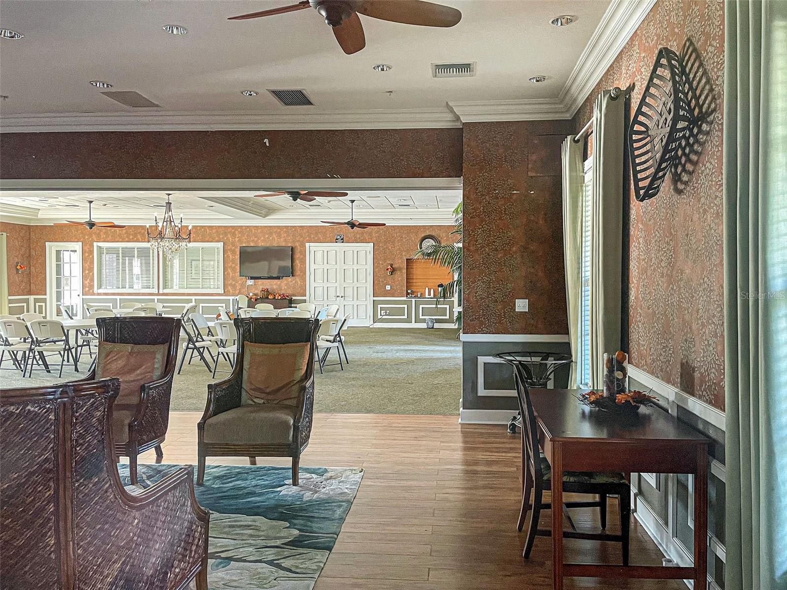 TOWNS AT LAKESIDE - Residential