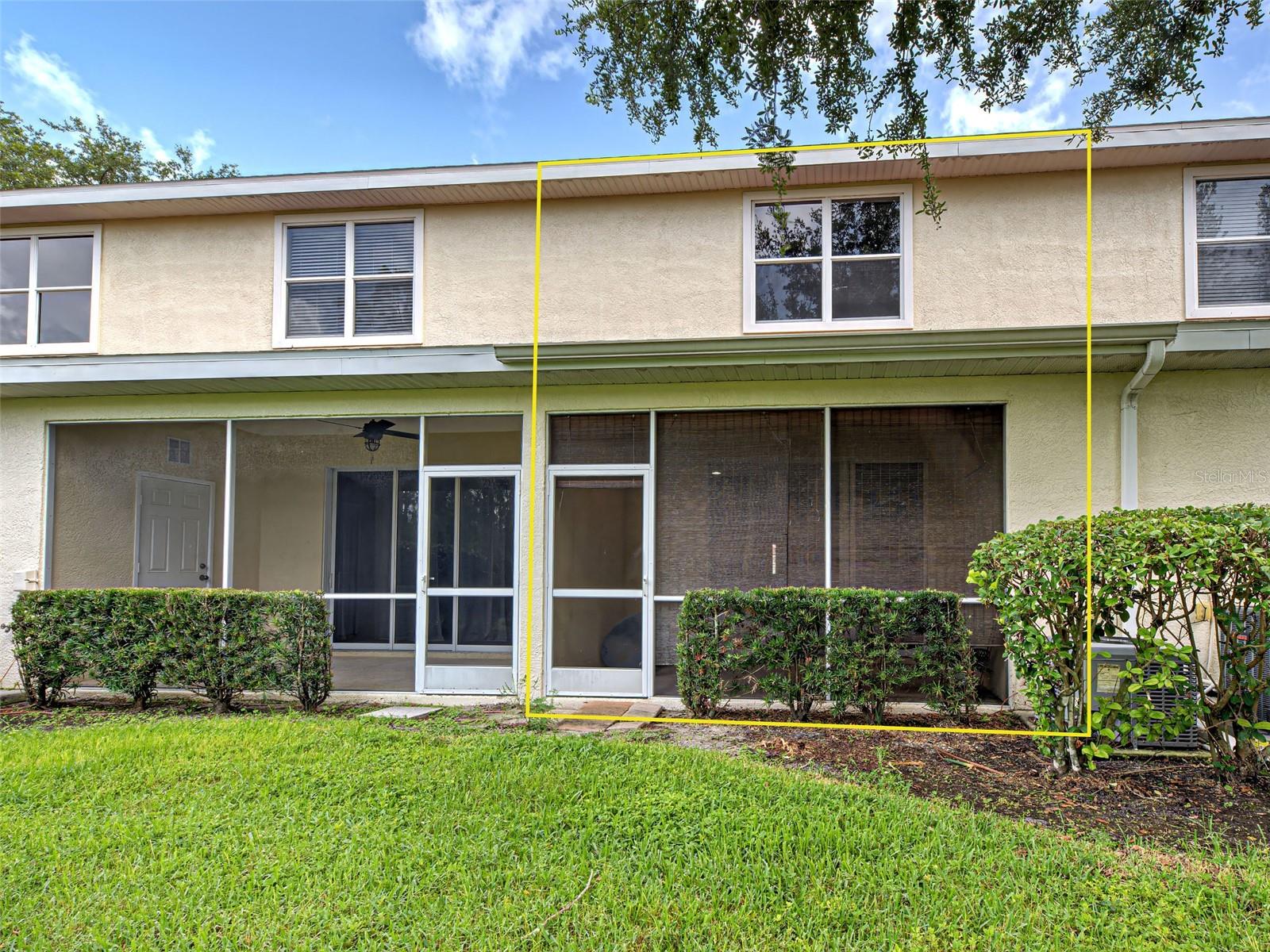 TOWNS AT LAKESIDE - Residential